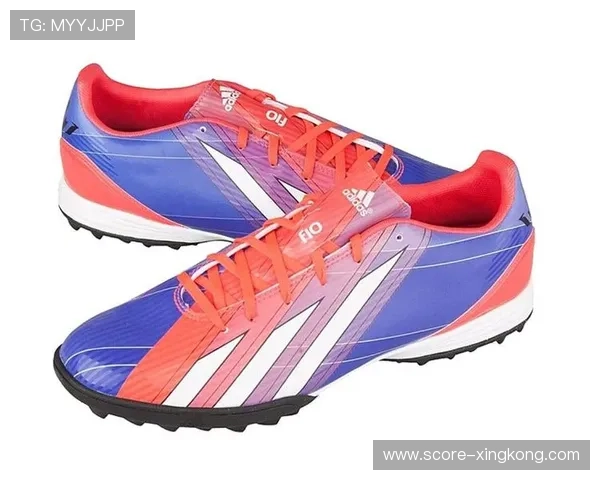 阿迪达斯球星同款足球鞋M系列助力运动员突破极限性能与舒适并存